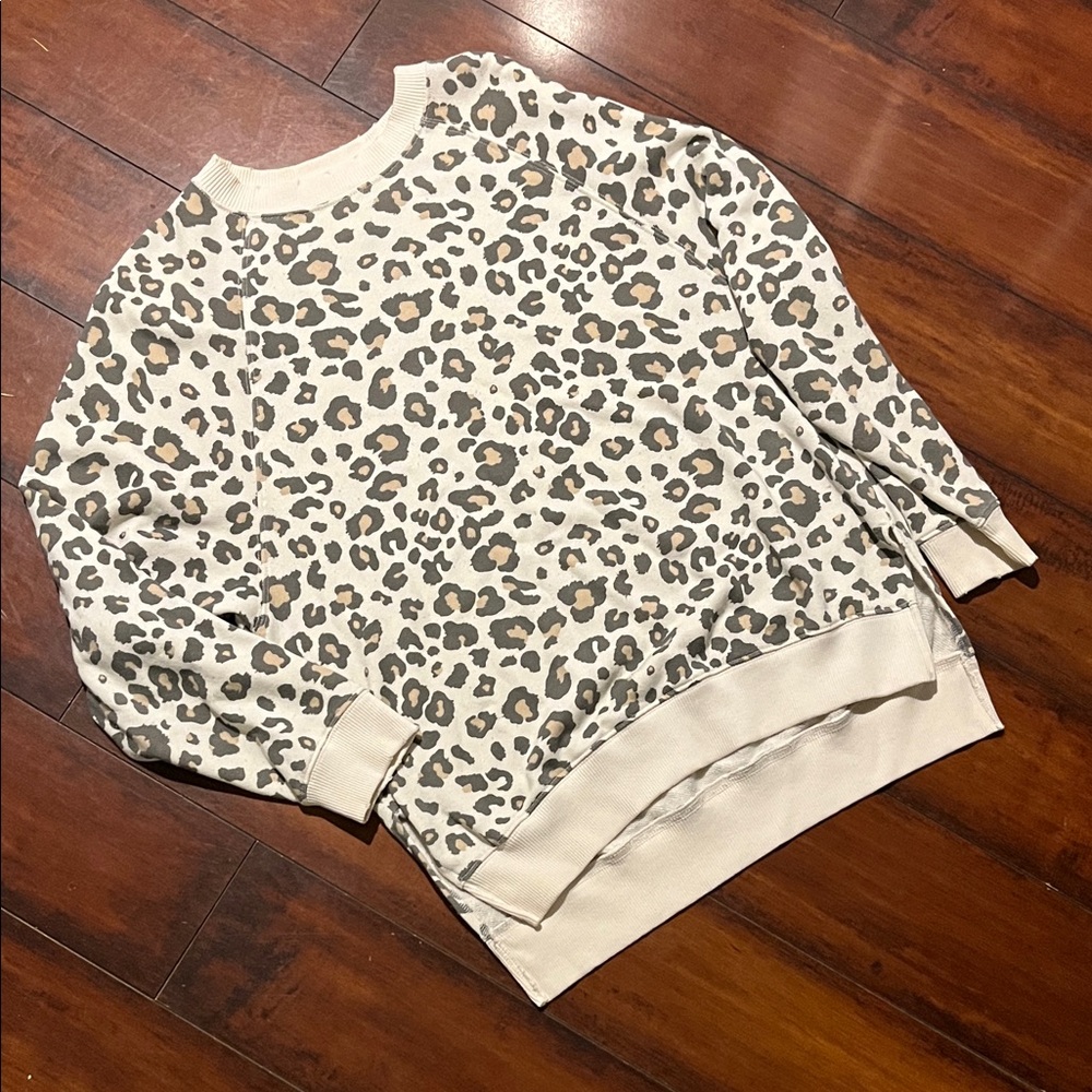 American Eagle Outfitters Cream and Tan Leopard Sweater